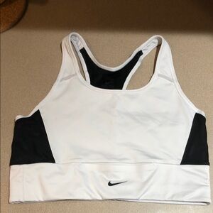 Nike White and Black Sports Bra with Racerback Design & 5 pockets! Sz. Lg.